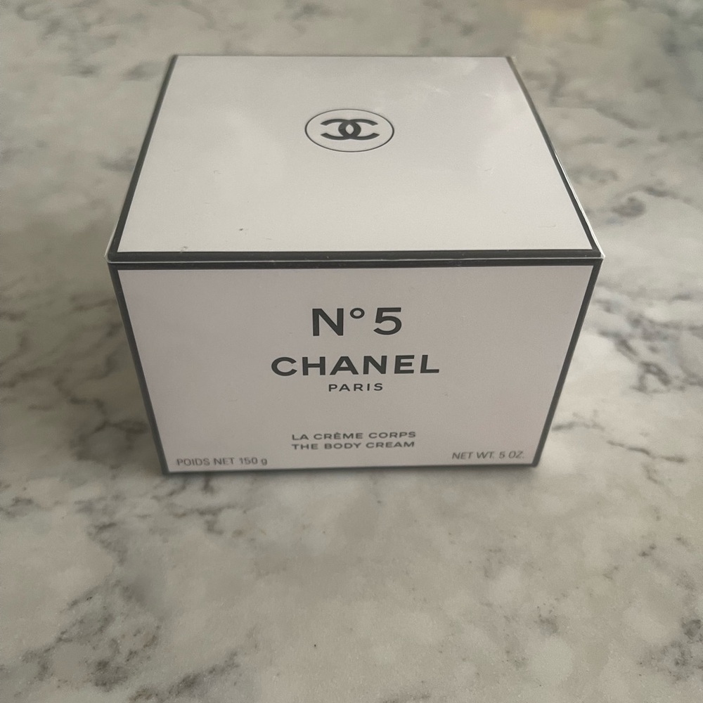 CHANEL N°5 Body Cream in Black and White Packaging